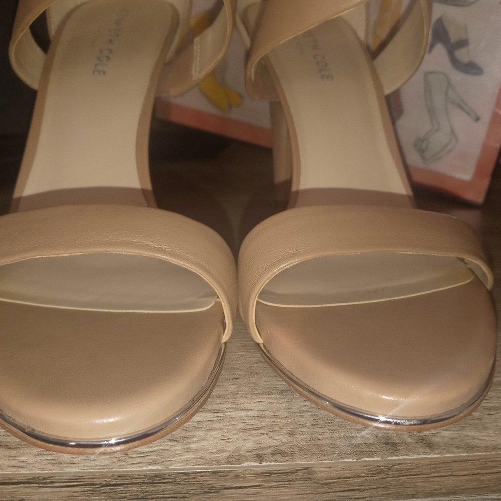 Kenneth Cole Sandels - Picture 2 of 6